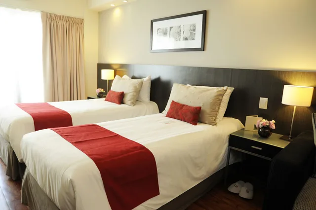 غرفة عائلية بسريرين منفصلين مع أريكة، Urban Suites Recoleta Boutique Hotel 1/6