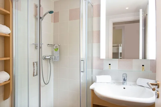 غرفة سوبيريور بسرير مزدوج، Hotel Vacances Bleues Delcloy 2/2