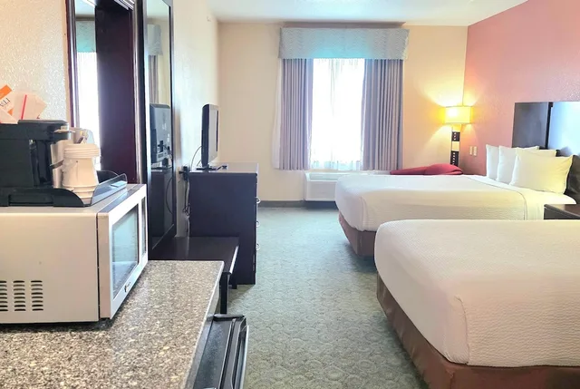 جناح بسرير كينج وسريرين كوين، Ramada By Wyndham South Waco 2/9