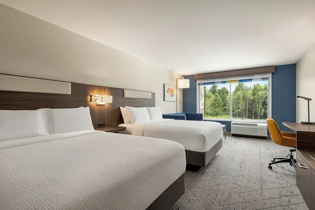Suite, 2 Queen Beds, Bathtub, Accessible, Holiday Inn Express & Suites Rhinelander, an IHG Hotel 2/7