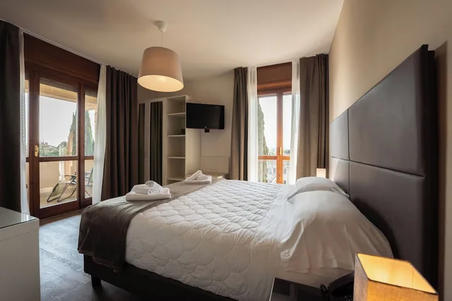 جناح فاخر بسرير كينج مع أريكة، Hotel Gardenia 4/10