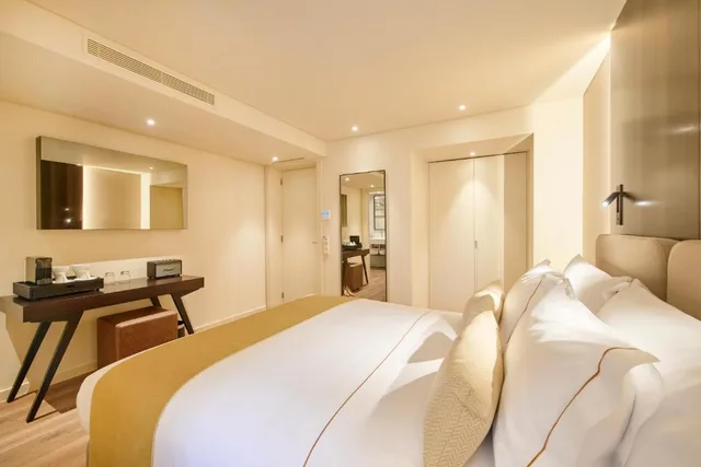 Room, Double Bed, Interior View, Hotel Moon & Sun Lisboa 3/7