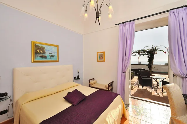 غرفة ديلوكس بإطلالة على البحر، Hotel Villa Annalara 4/10