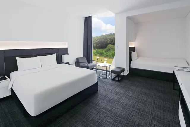 Deluxe, 1 Queen and 1 Single Bed, Mountain View, Hotel Ora Incheon 2/10