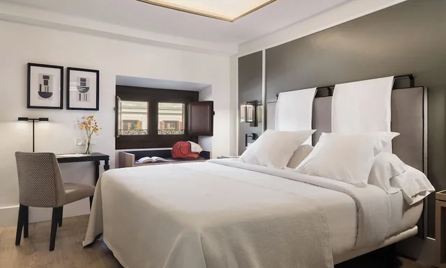 Premier, Queen Bed, Francisco I 1/3