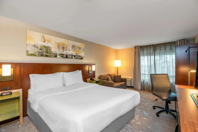 Upgrade, King Bed, Sofa، Comfort Inn South Shore 4/10