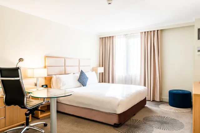 غرفة قياسية بسرير كينج، Holiday Inn Parramatta 3/10