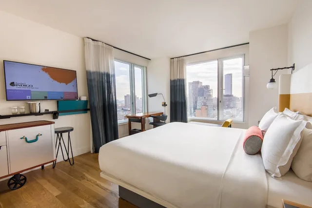 غرفة بريميوم بسرير كينج بإطلالة على المدينة في طابق مرتفع، Hotel Indigo Lower East Side New York 1/10