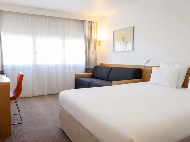 غرفة كلاسيكية بسرير مزدوج مع أريكة، Novotel Nantes Centre Gare 3/10