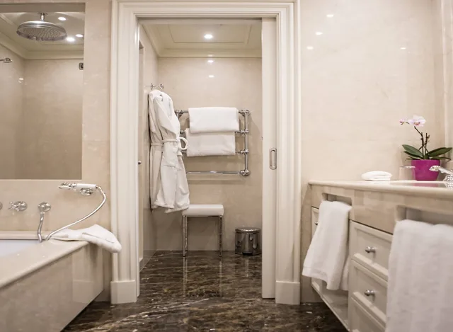 جناح بريستيج جونيور بسرير كينج، Parco Dei Principi Grand Hotel & Spa 5/7