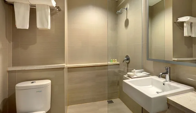غرفة ديلوكس بسريرين منفصلين، Swiss-Belhotel Sorong 3/3