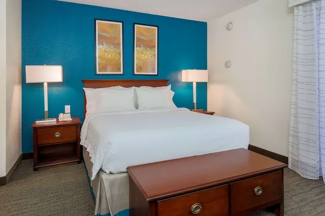 جناح استوديو بسرير كينج، Hawthorn Suites By Wyndham Tinton Falls 4/7
