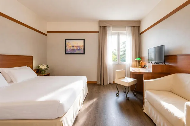 غرفة كلاسيكية بسرير مزدوج أو سريرين منفصلين، Shg Hotel Bologna 4/10