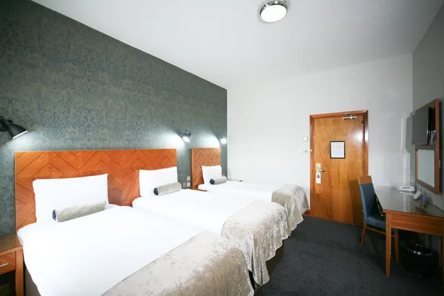 غرفة ثلاثية، Treacys Hotel Waterford 4/8