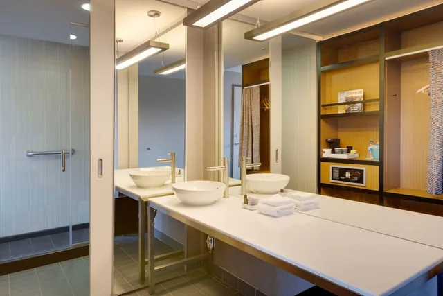 Room, 2 Queen Beds, Accessible, Aloft Milwaukee Downtown 6/8