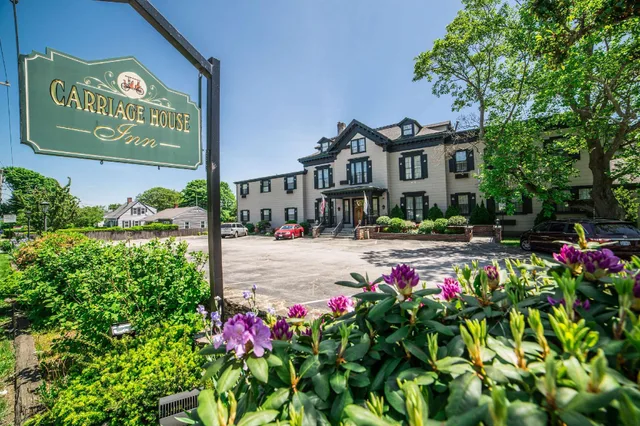 غرفة تُحدَّد عند الوصول، The Carriage House Inn Newport 1/1