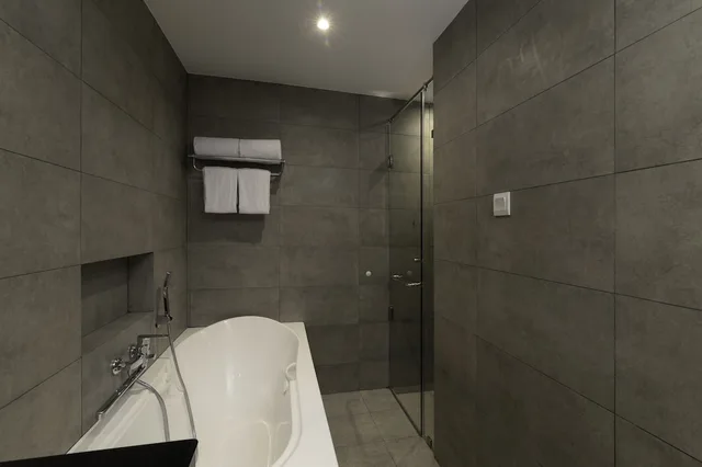 1 Bedroom, Signature, Suite, King Bed, Sea Front، Hotel MaRadha Colombo 9/9