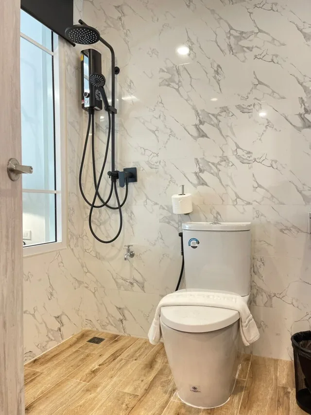 غرفة ديلوكس بسرير كوين، R2 Hotel Chiangmai 5/6