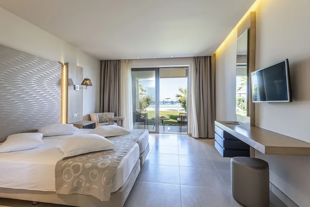 جناح تنفيذي بسريرين منفصلين بغرفة نوم واحدة مع أريكة، Astir Odysseus Kos Resort and Spa 6/10