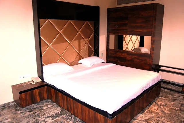 غرفة بريميوم بإطلالة على المدينة بشرفة، HOTEL APAAR 7/10