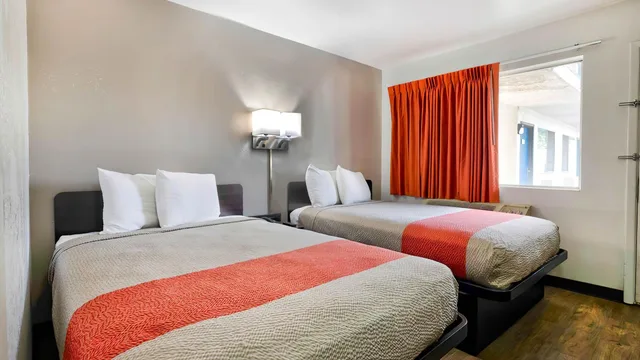 غرفة بسرير كوين لذوي الإعاقة، Motel6 Gallup, NM 3/10