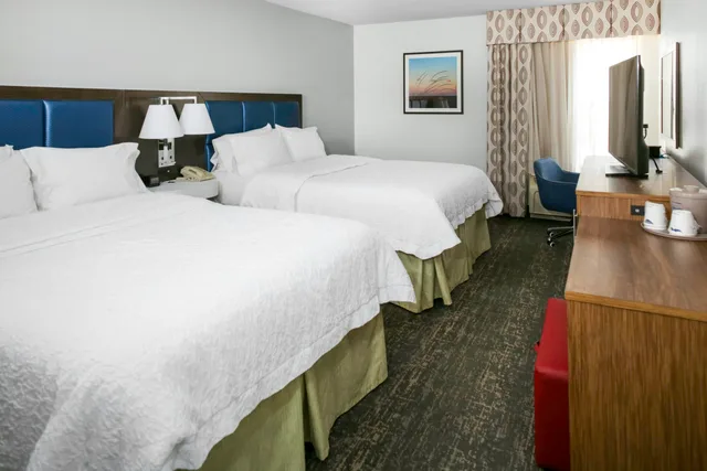 Room, 2 Queen Beds, Hampton Inn Portage 5/10