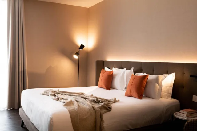 جناح بجاكوزي، Litta Palace 2/9