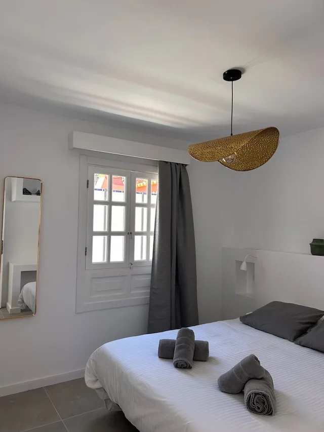 Type C, Apartment, 1 Queen and 1 Single Bed، La Concha 1/10