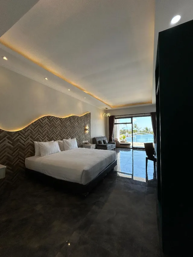 Premier, King Bed, Pool Access, Grand Harvest Resort and Villas 2/2