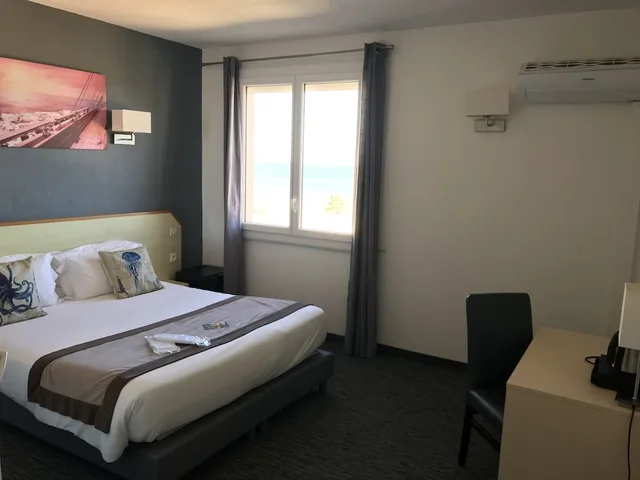 غرفة كومفورت بسرير كوين بإطلالة على الجبل، LE REGINA 3/6
