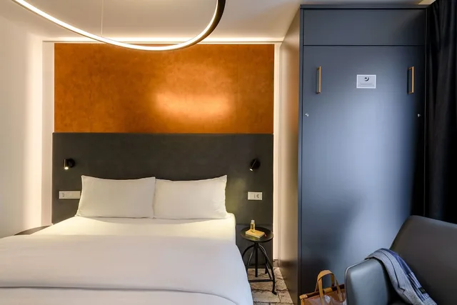 غرفة كومفورت عائلية بسرير كوين وسرير فردي، Ibis Styles Bamberg 4/9