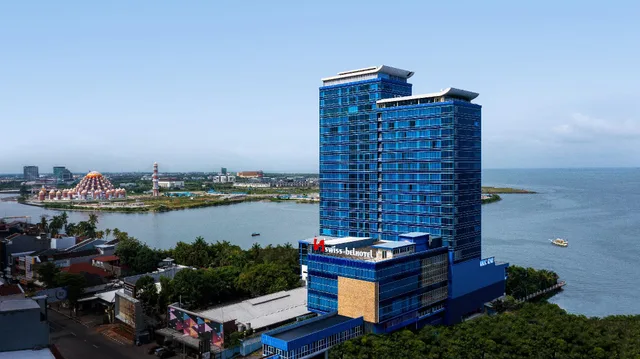 Room, Sea View, Swiss-Belhotel Waterfront Makassar 1/1