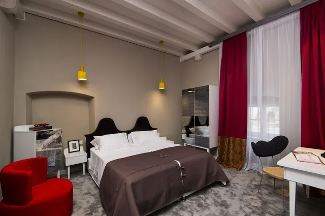 غرفة سوبيريور بسريرين منفصلين، Xii Century Heritage Hotel 3/7
