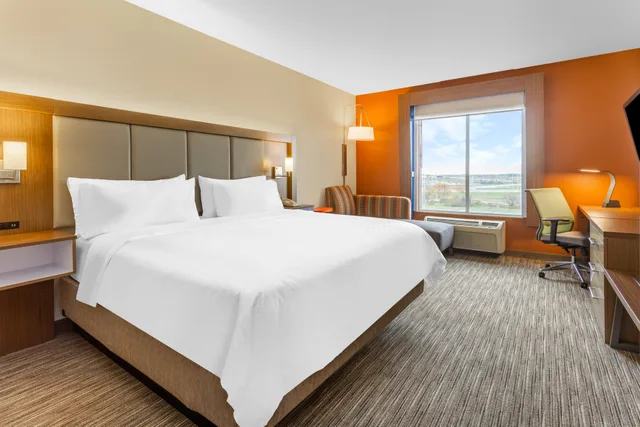غرفة بسرير كينج لذوي الإعاقة، Holiday Inn Express Rockford Loves Park 2/7