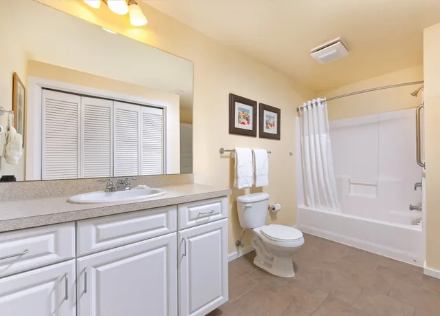 شقة سكنية قياسية بسرير كينج بغرفة نوم واحدة مع أريكة بمطبخ، Worldmark Long Beach 2/2