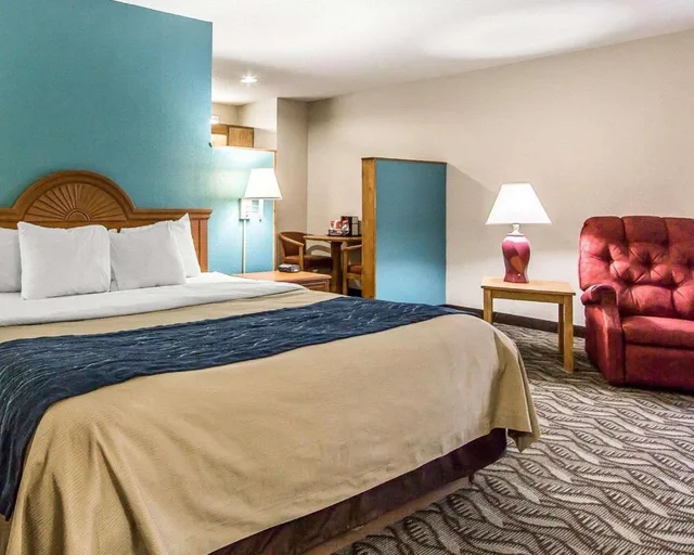 Efficiency, King Bed، Quality Inn & Suites Circleville 3/3