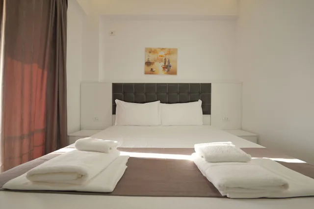 غرفة رباعية بسرير مزدوج بإطلالة على البحر مع أريكة، Vila Era Beach 6/9