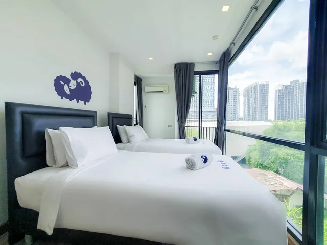 جناح عائلي بسرير كينج وسريرين منفصلين بغرفتي نوم، Kokotel Bangkok Sukhumvit 50 2/4