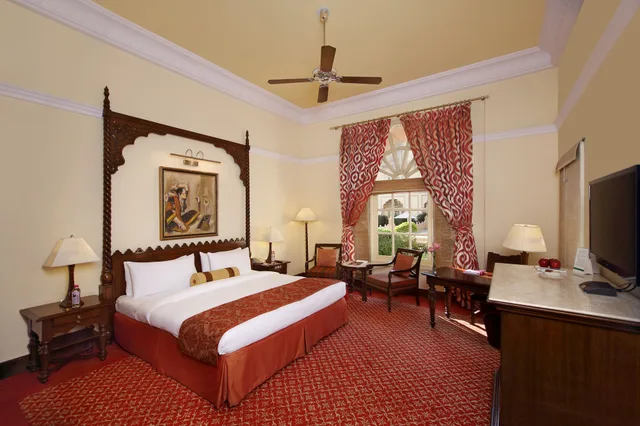 Luxury, King Bed, Pool View, Taj Hari Mahal, Jodhpur 2/3