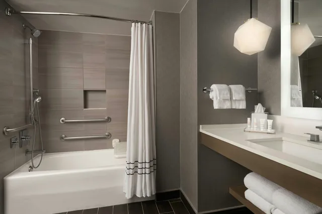 غرفة بسرير كينج، Warner Center Marriott Woodland Hills 6/8