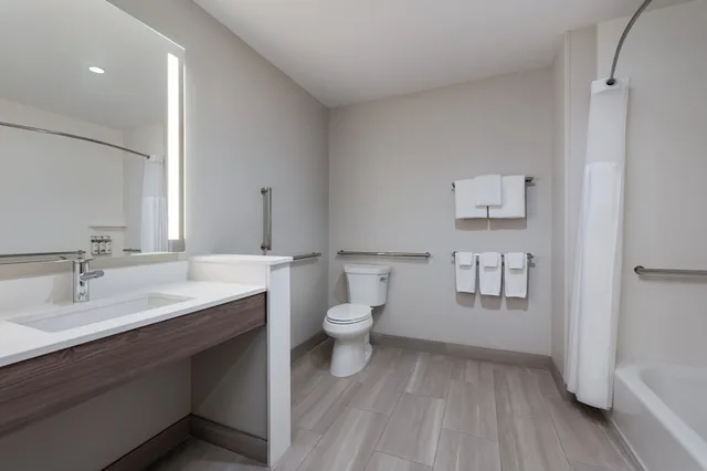 Holiday Inn Express & Suites Westfield Indianapolis by IHG، ويستفيلد 48/50