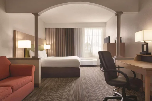 جناح لذوي الإعاقة، Country Inn & Suites By Radisson, Eagan, MN 2/3
