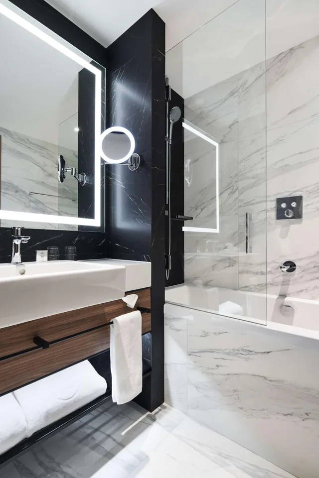 Executive, King Bed, City Center View, Lounge Access، Radisson Collection Hotel Warsaw 4/4