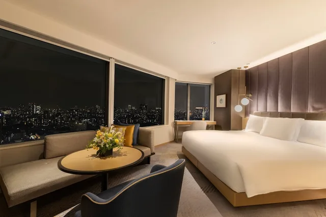 غرفة بريميوم بسرير كينج مع دخول صالة النادي، The Strings by InterContinental Tokyo 4/10