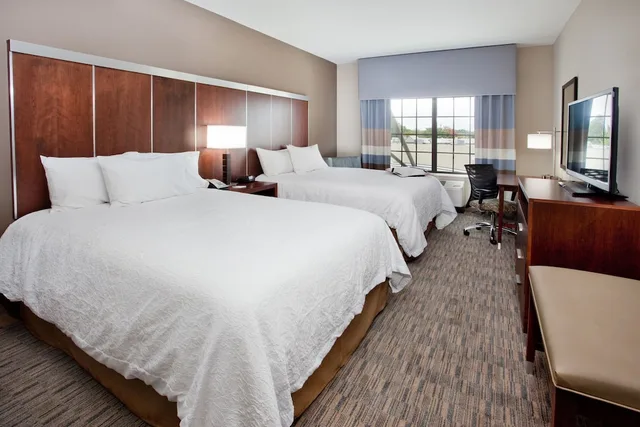 Studio, 2 Queen Beds, Hampton Inn & Suites Chapel Hill-Carrboro/Downtown 2/6