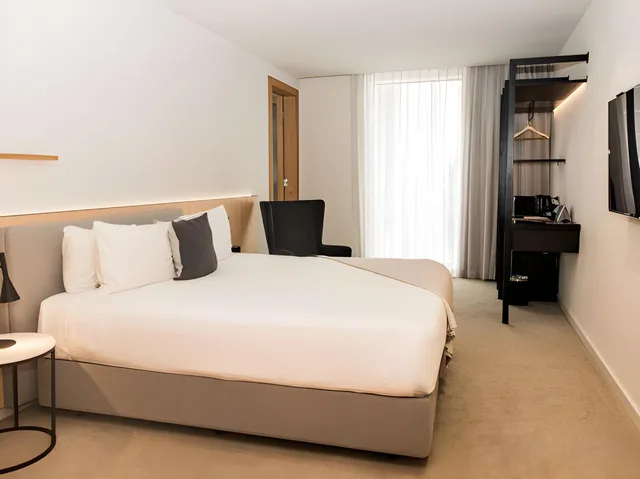 لوفت، Quay Perth Hotel 1/1