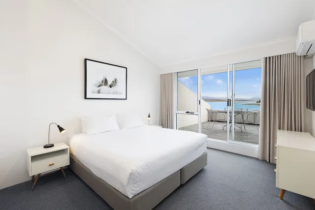 2 Bedrooms, Apartment, King and Twin Beds, Sofa, Horizons Lake Jindabyne 8/10