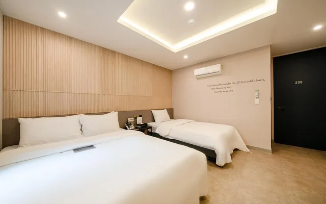 غرفة بريستيج بسريرين منفصلين، Hotel 24st Urban Brown Seosan Lake Park 1/1