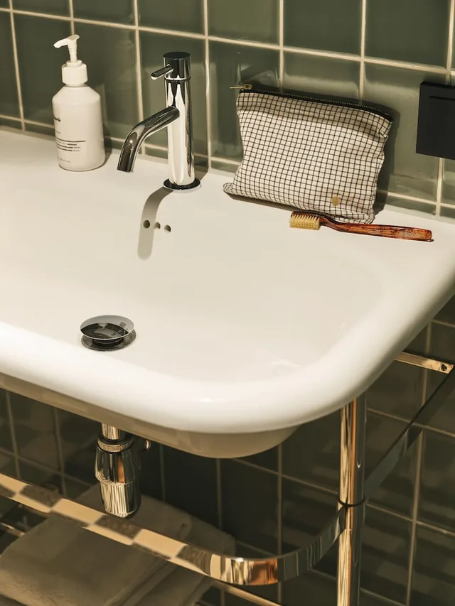 Biggy, 1 Queen and 1 Bunk Bed, Bunk Bed، The Hoxton Lloyd Amsterdam 4/4