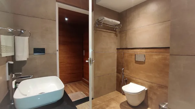 غرفة ملكية بسريرين كوين، Hotel Bekal International 2/2